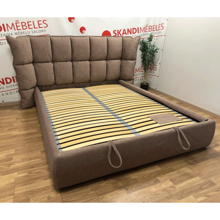 Voodi CESENA (160 x 200cm)(Eksponeerimine) Voodi CESENA (160 x 200cm)(Eksponeerimine)